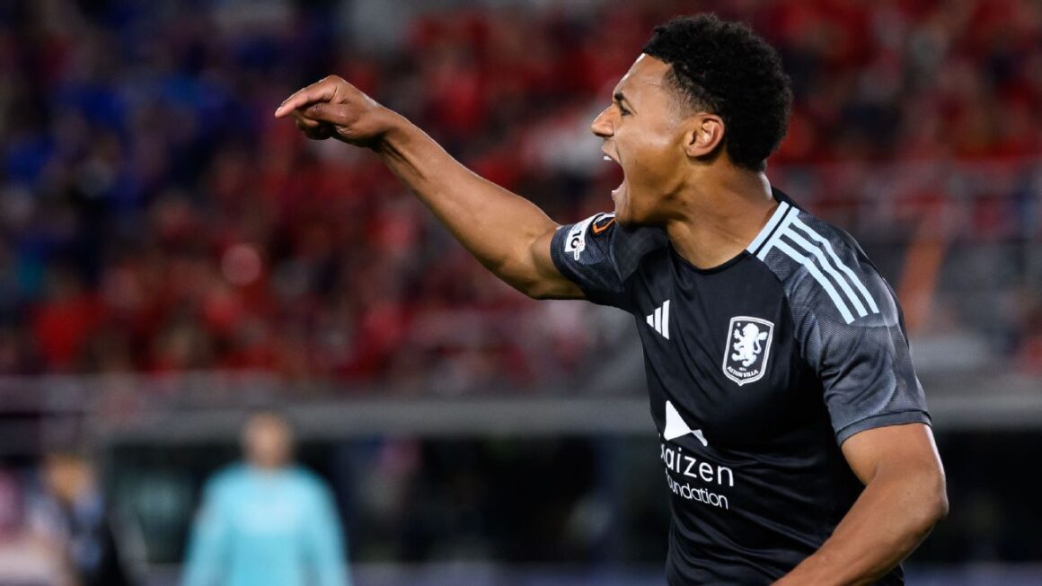 Watkins Sparks Halftime… Watkins Sparks Halftime…