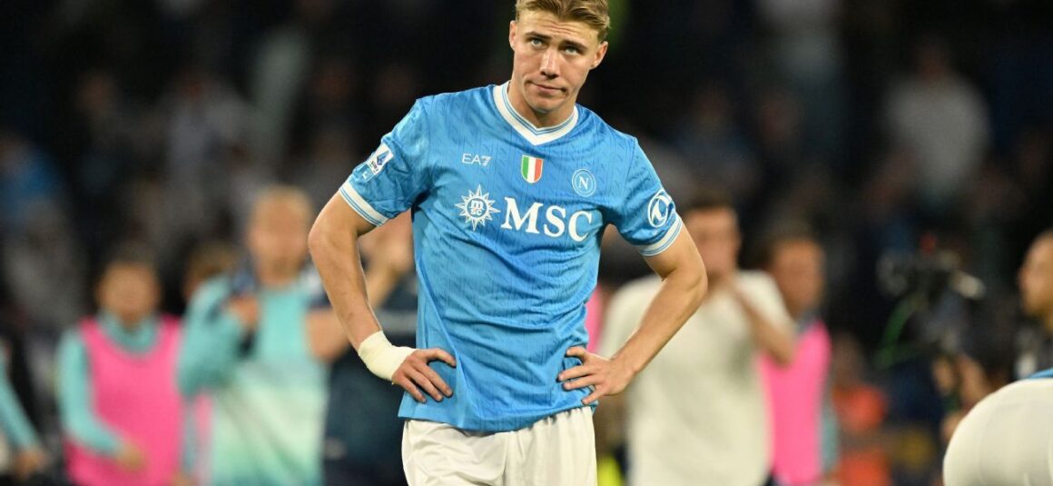 Napoli Jeered as Defeat…
