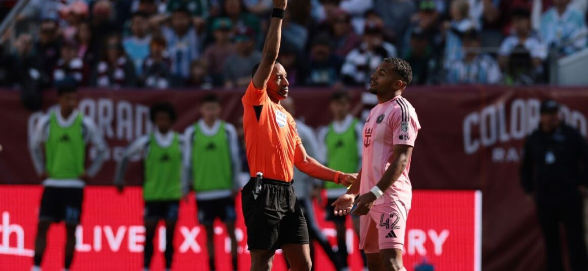 Miami extends ban on… Miami extends ban on…