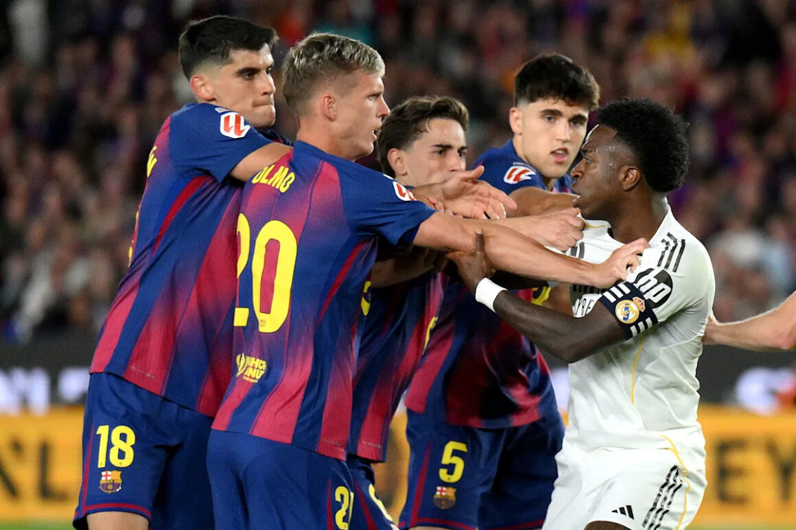 Barcelona Players React to…