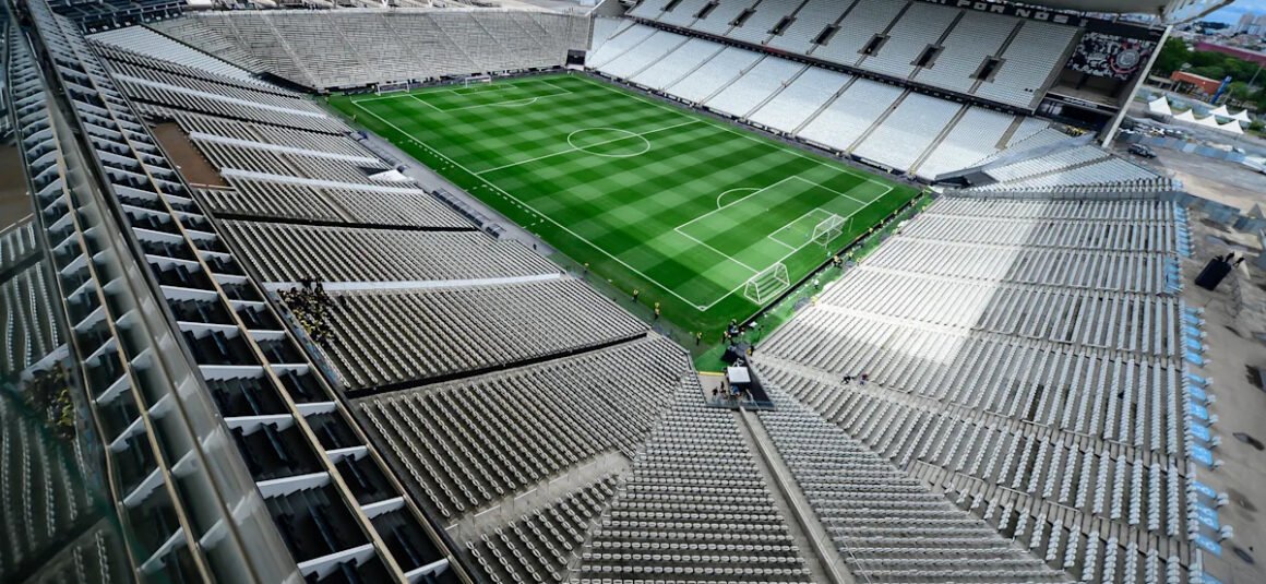 Santos and Coritiba Set… Santos and Coritiba Set…