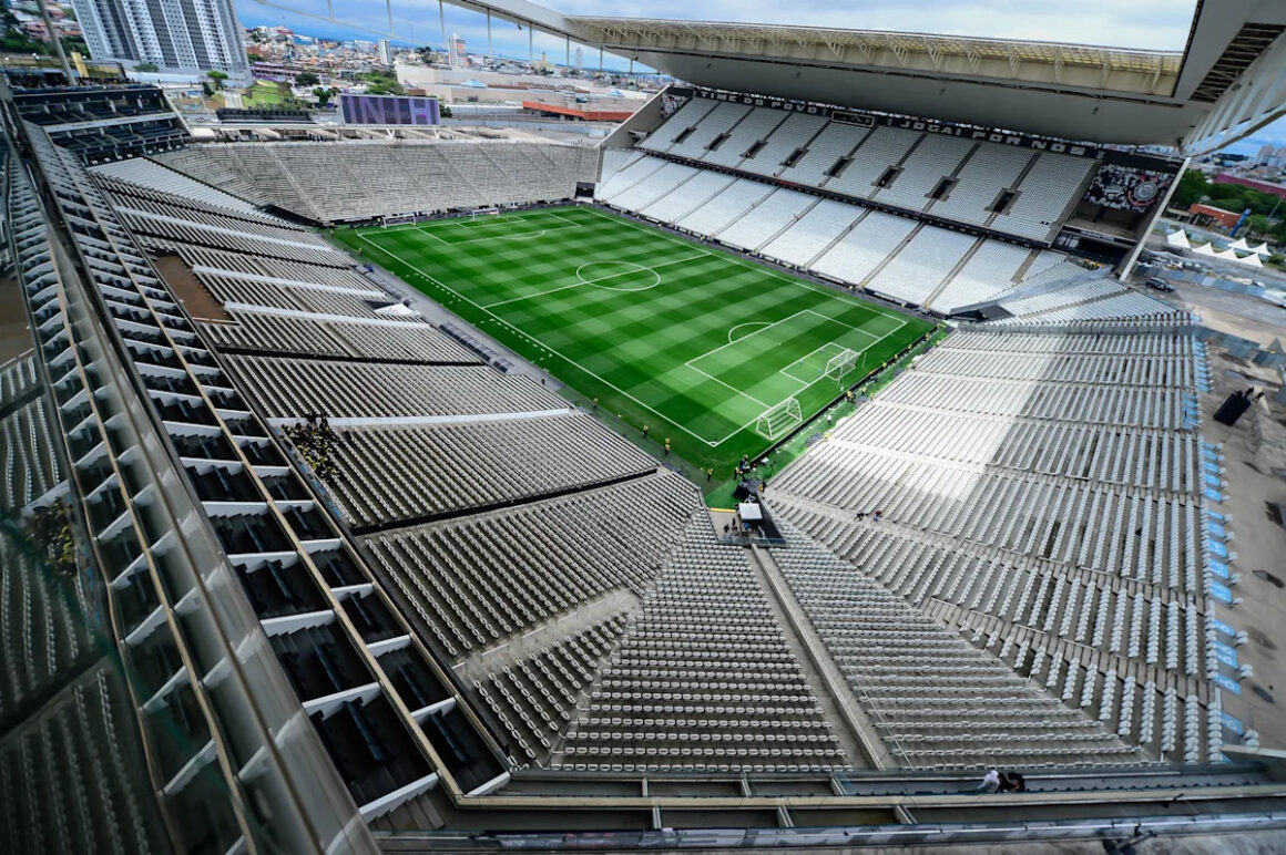 Santos and Coritiba Set… Santos and Coritiba Set…
