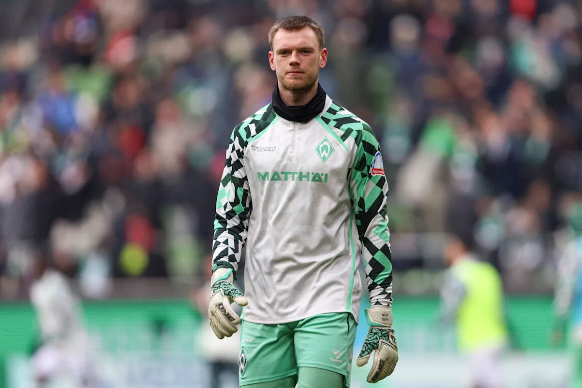 Arsenal Confirm Goalkeeper… Arsenal Confirm Goalkeeper…