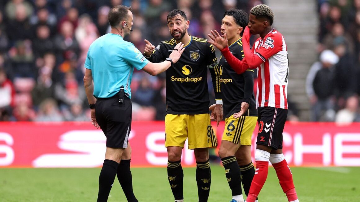 VAR review: Should Man…