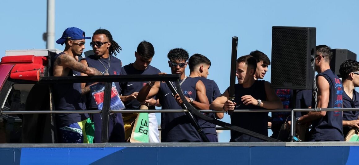 Flick: Waving Palestinian…