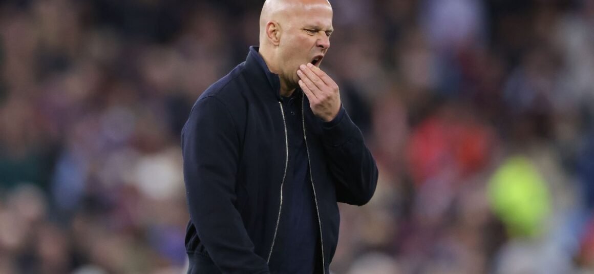 Slot addresses fans…