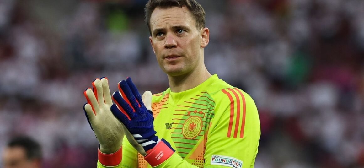 GK Neuer, 40, included in…