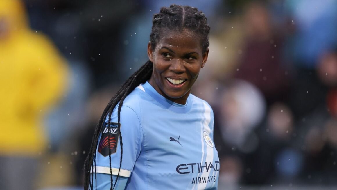 Shaw Agrees to Man City…