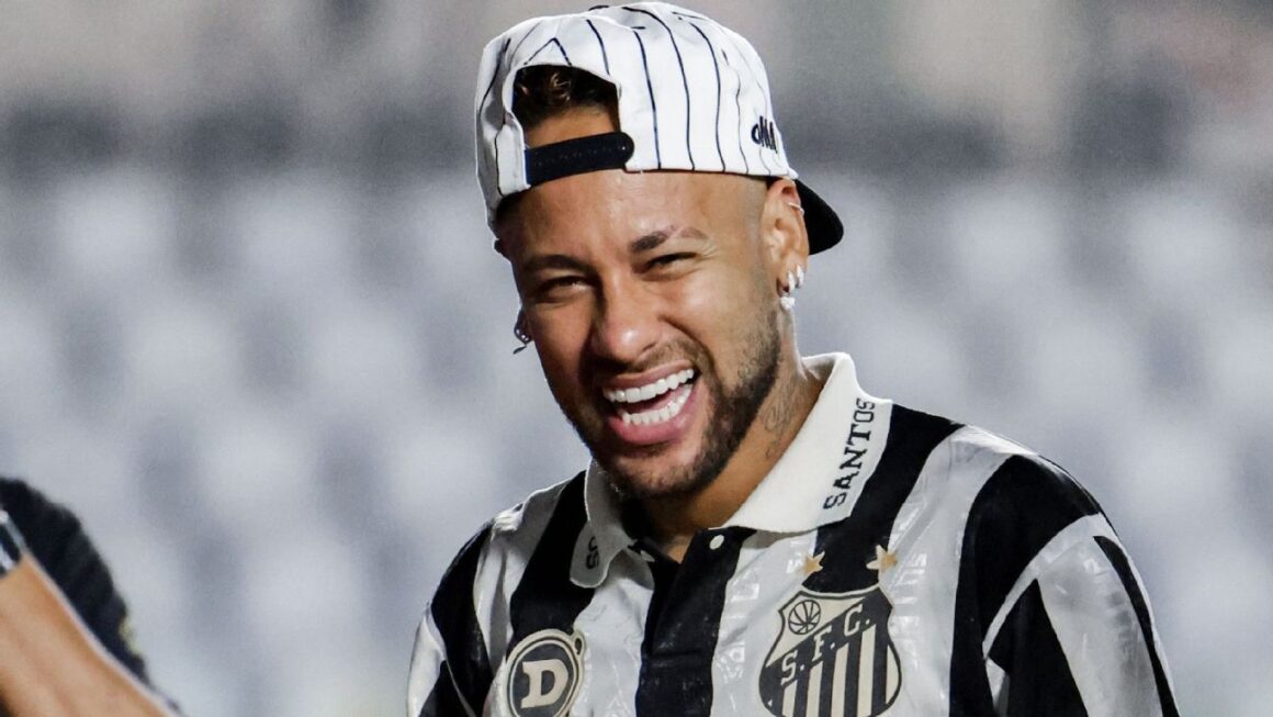 Neymar Shrugs Off Calf…