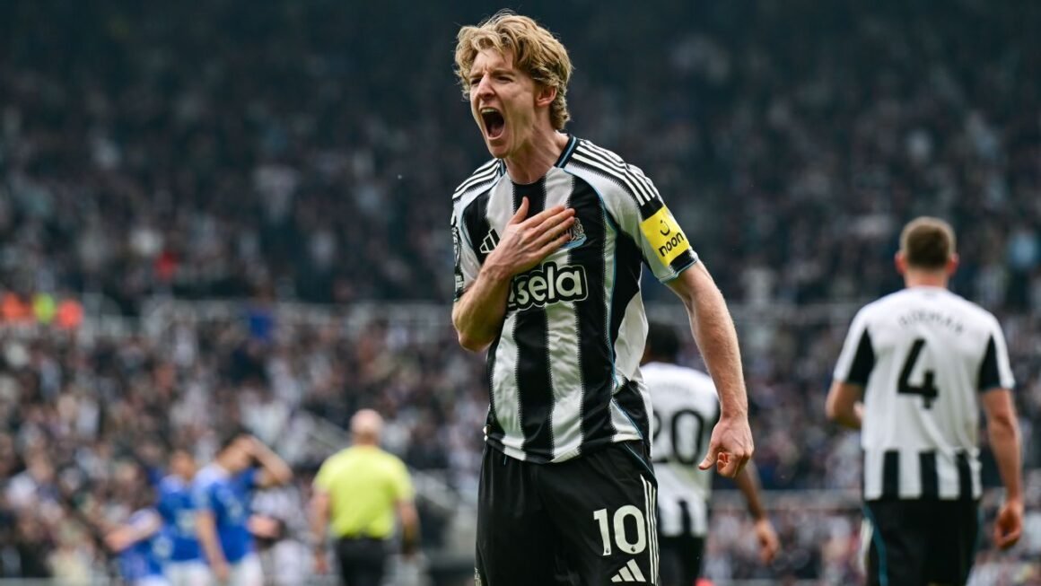Gordon Arrives in…