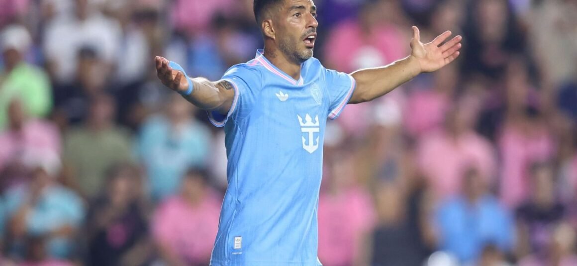 Bielsa Excludes Suarez…
