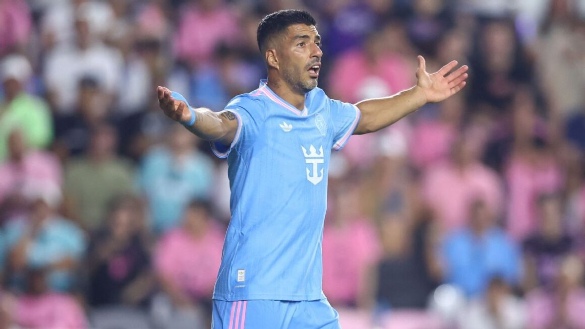 Bielsa Excludes Suarez…
