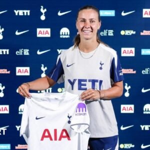 Spurs land ex