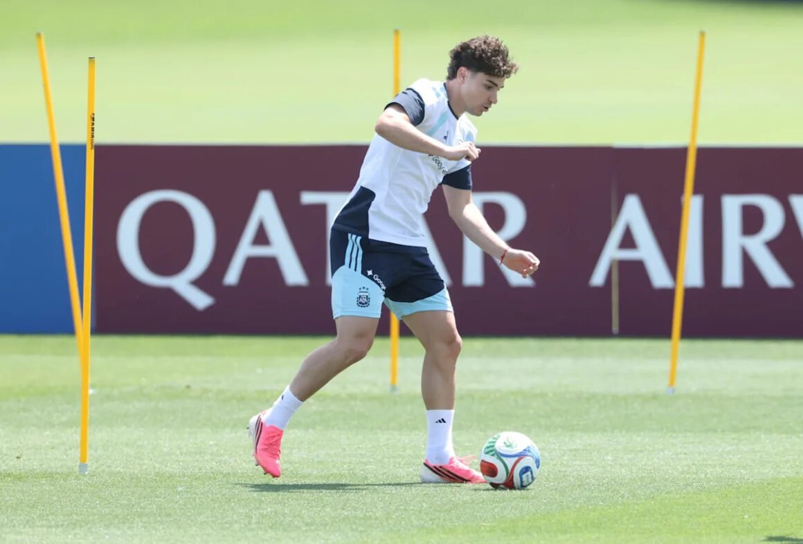 Barcelona forward target…
