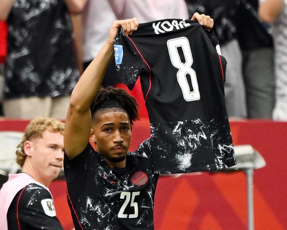 Canada routs nine-man… Canada routs nine-man…