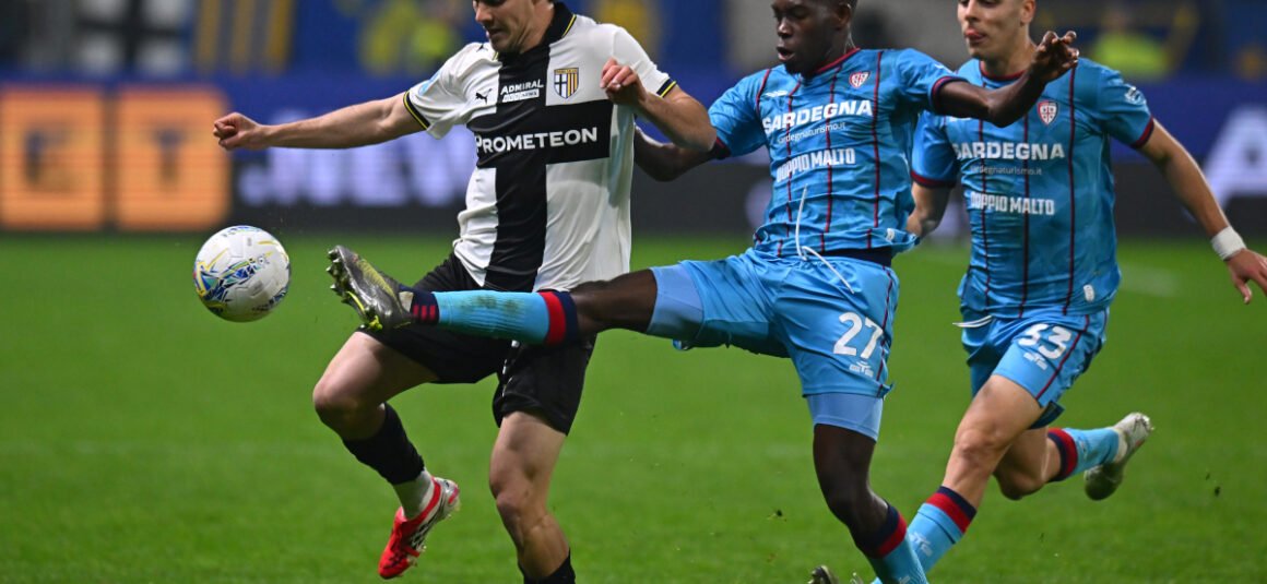 Parma Signs Cremaschi from… Parma Signs Cremaschi from…