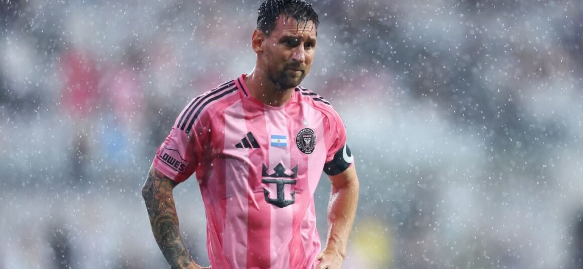 Messi Trains Solo in…