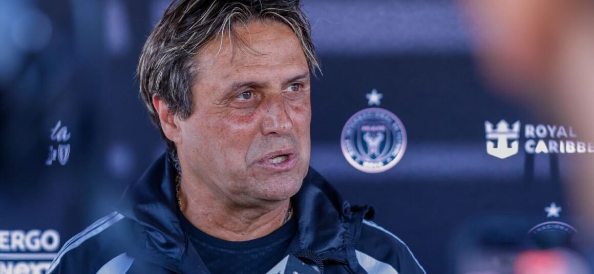 Sources: Hoyos to Remain…