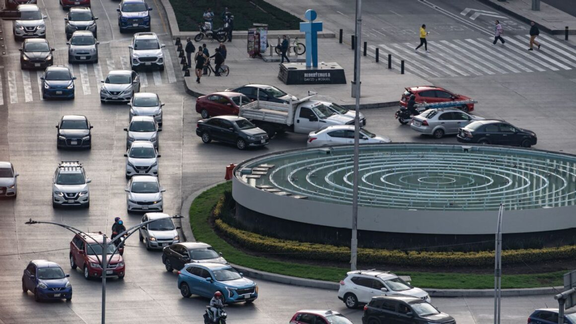 Mexicos president closes… Mexicos president closes…