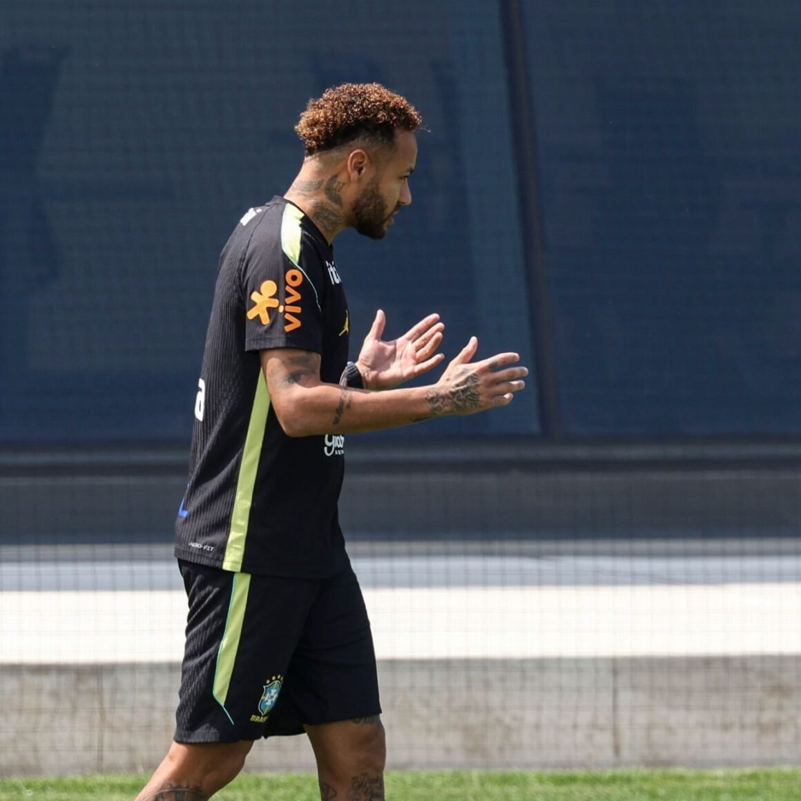Neymar (calf injury) to…