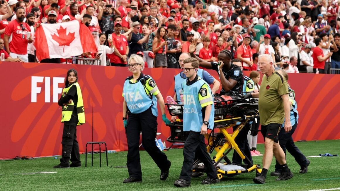 Canadas Koné stretchered…