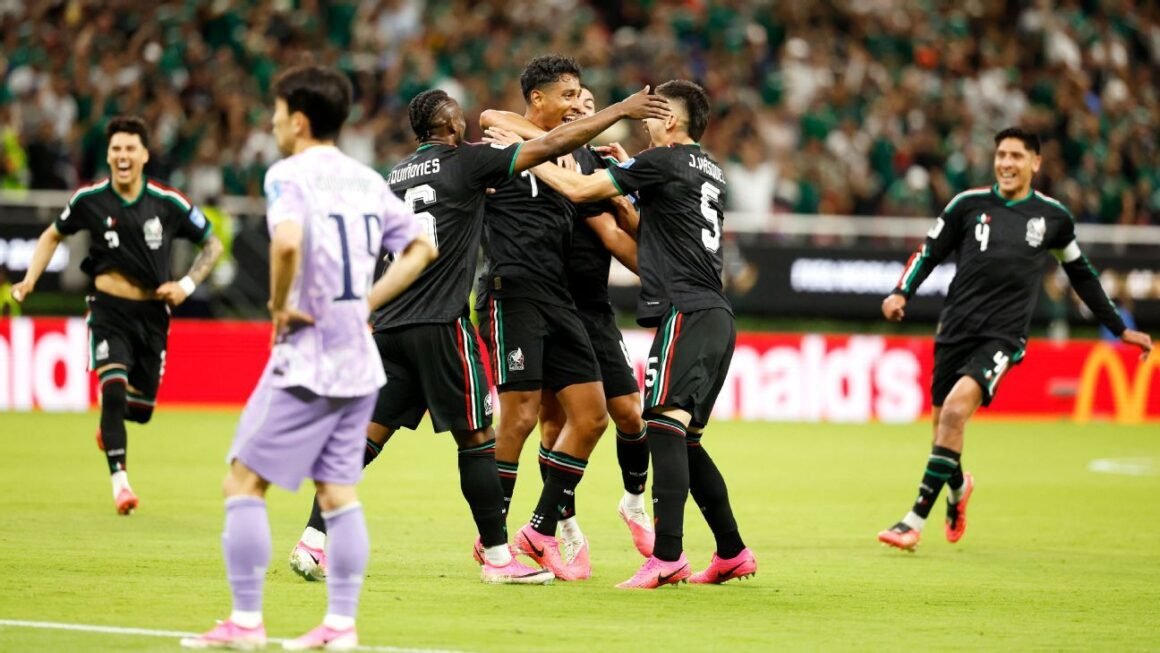 Korea GK Blunder Leads… Korea GK Blunder Leads…