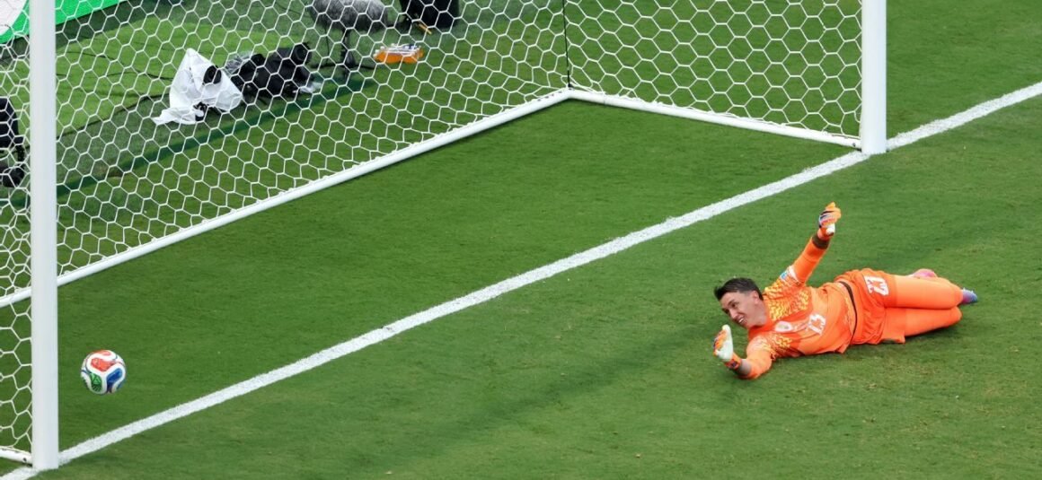 Uruguay Yank Keeper at HT…