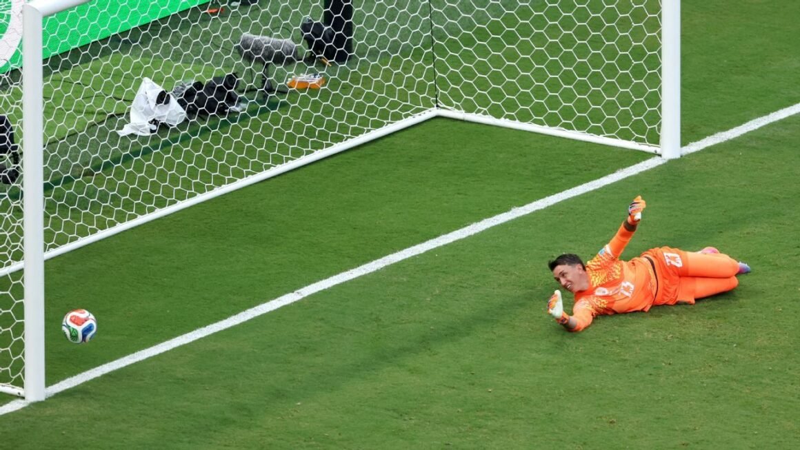 Uruguay Yank Keeper at HT…