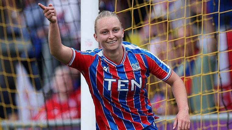Hughes Joins Sunderland… Hughes Joins Sunderland…