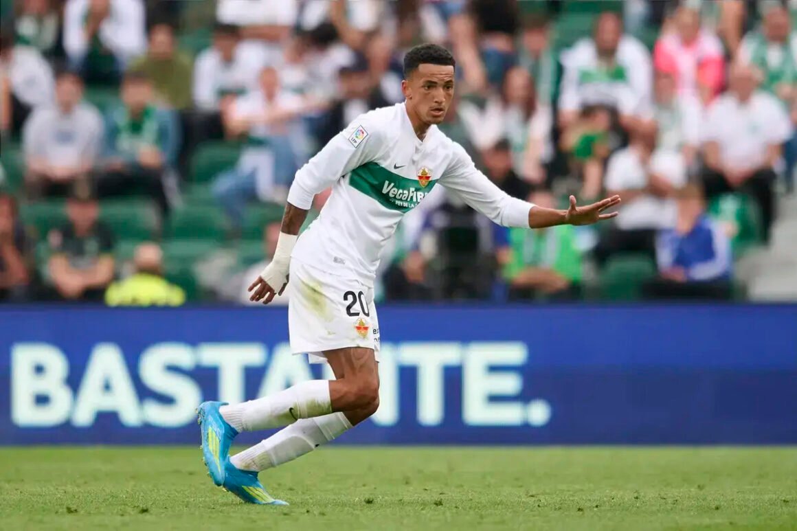 Bournemouth Signs Former… Bournemouth Signs Former…