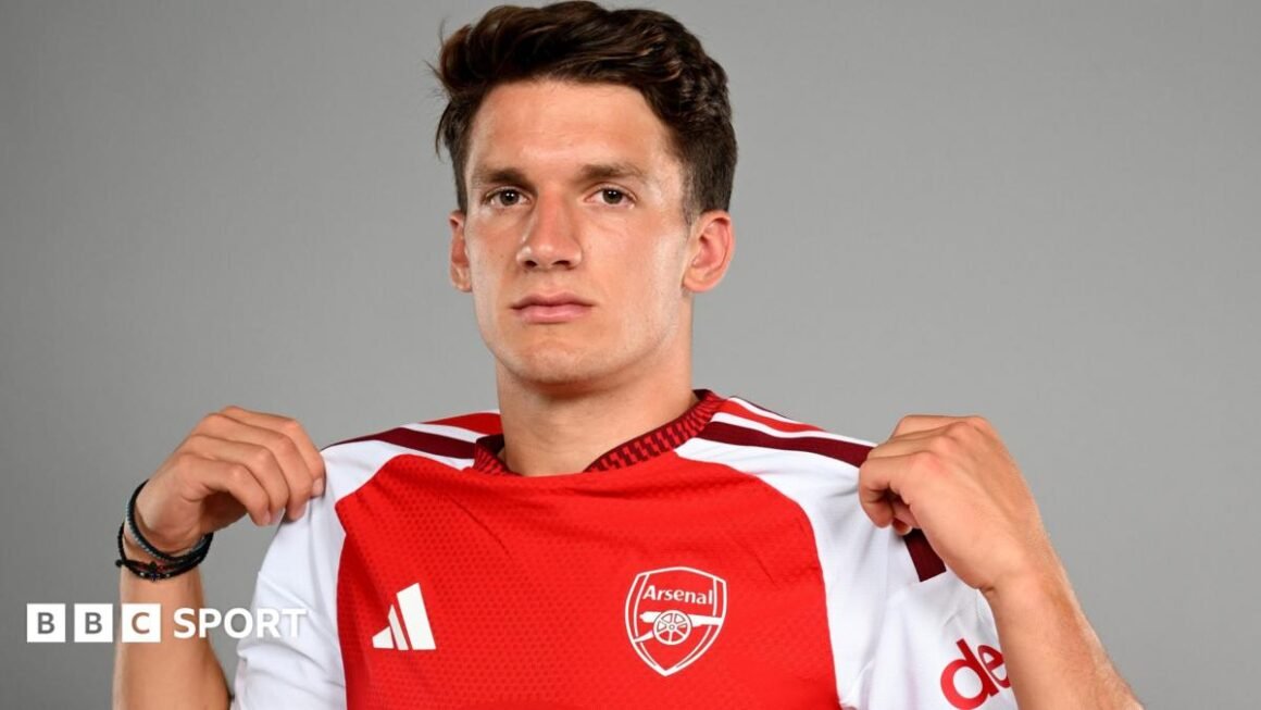 Arsenal complete £34m… Arsenal complete £34m…