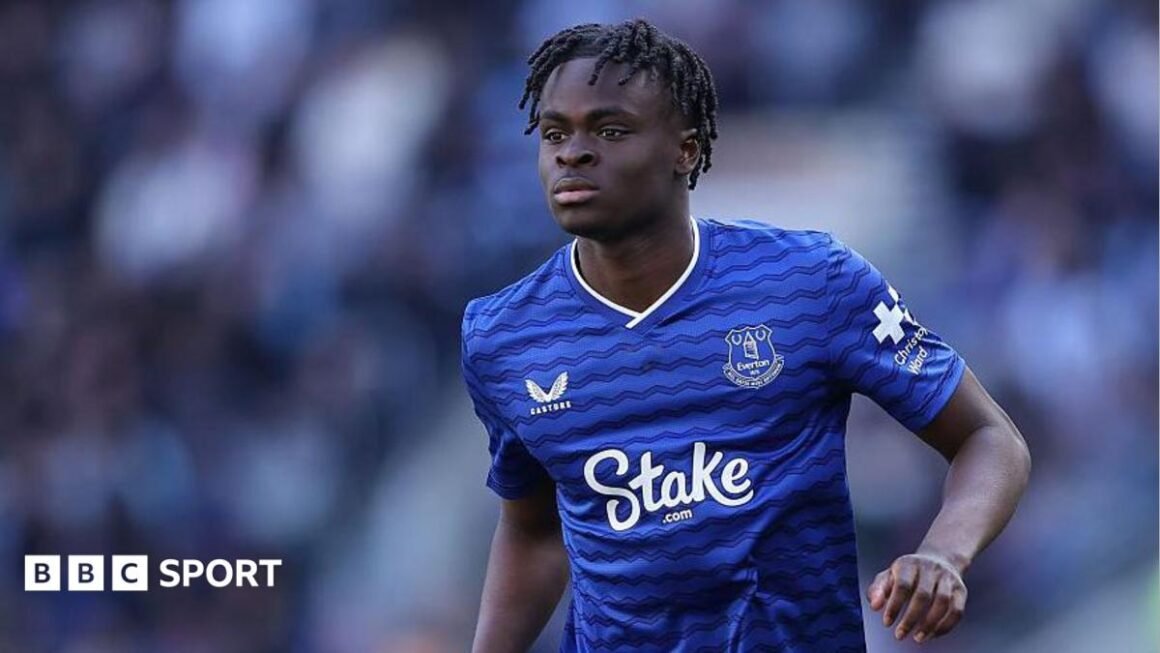 Everton finalise £24m…
