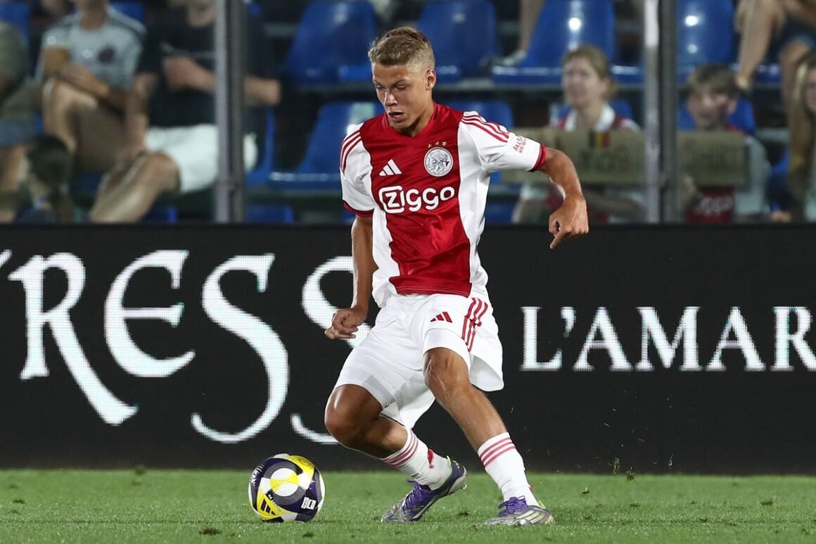 Newcastle Sign Ajax… Newcastle Sign Ajax…