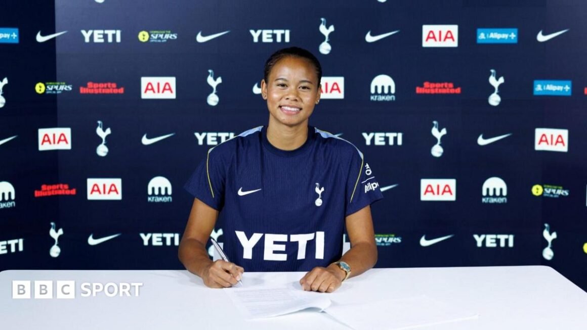 Tottenham sign French…