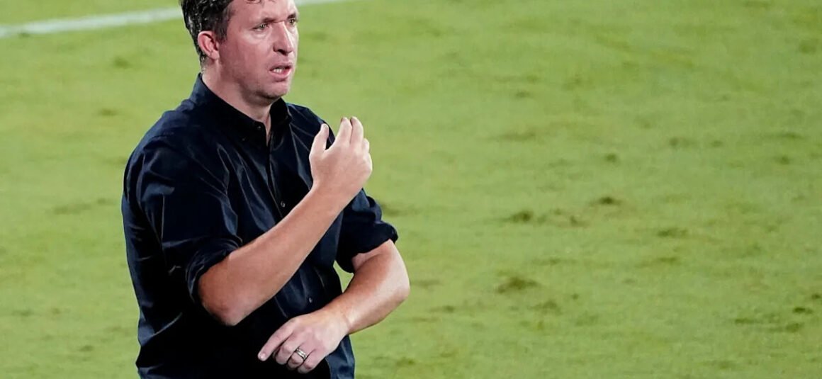 Liverpool legend submits… Liverpool legend submits…