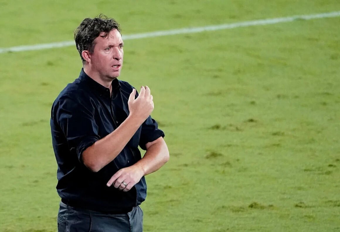 Liverpool legend submits… Liverpool legend submits…