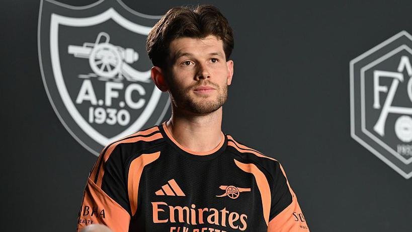 Meslier Signs for Arsenal… Meslier Signs for Arsenal…