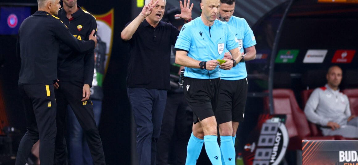 Roma Fans Taunt Taylor… Roma Fans Taunt Taylor…