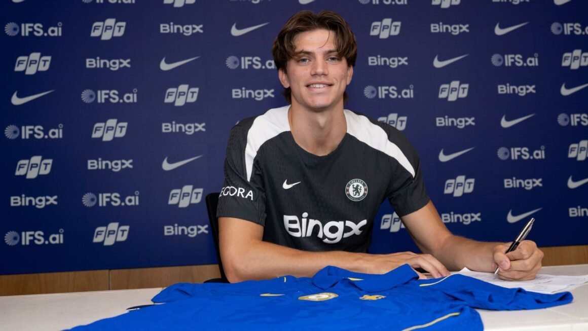 Chelsea Signs Palestra for… Chelsea Signs Palestra for…