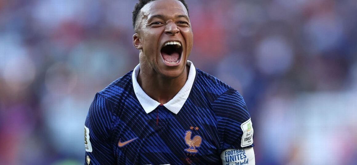 Mbappé criticizes…