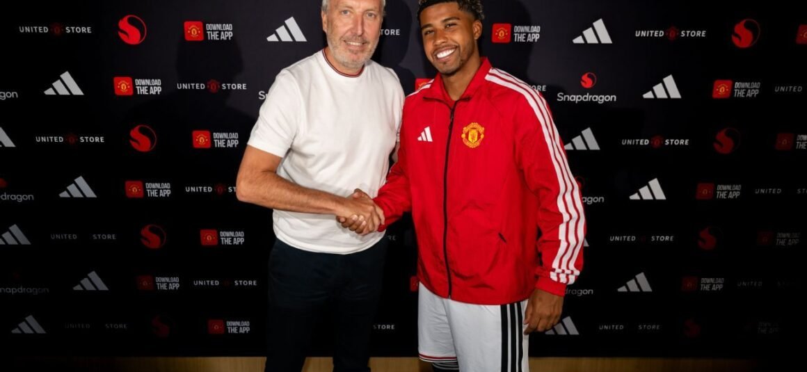 Inside Manchester Uniteds… Inside Manchester Uniteds…