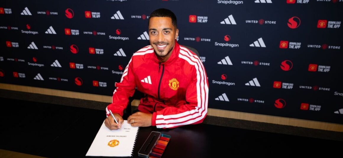 Man United Secures… Man United Secures…