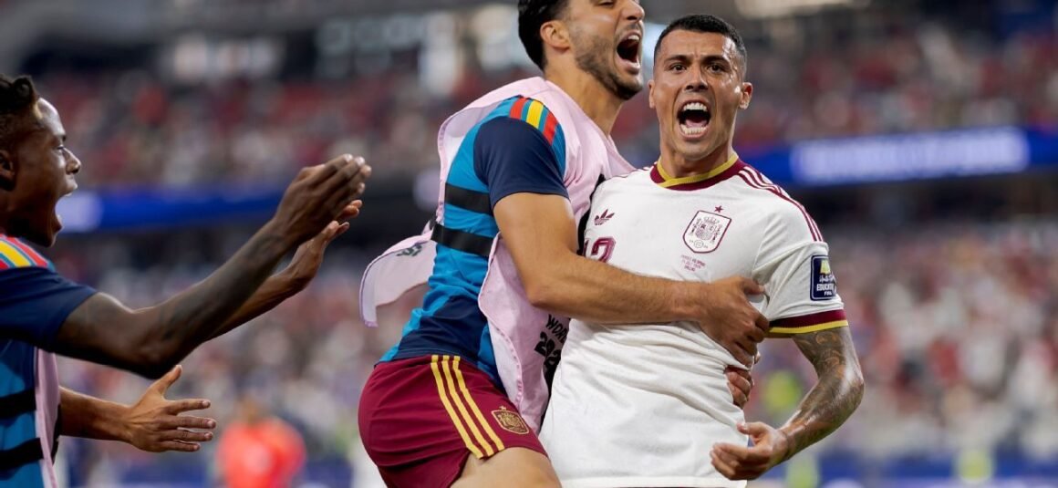 Spain stun France as World… Spain stun France as World…