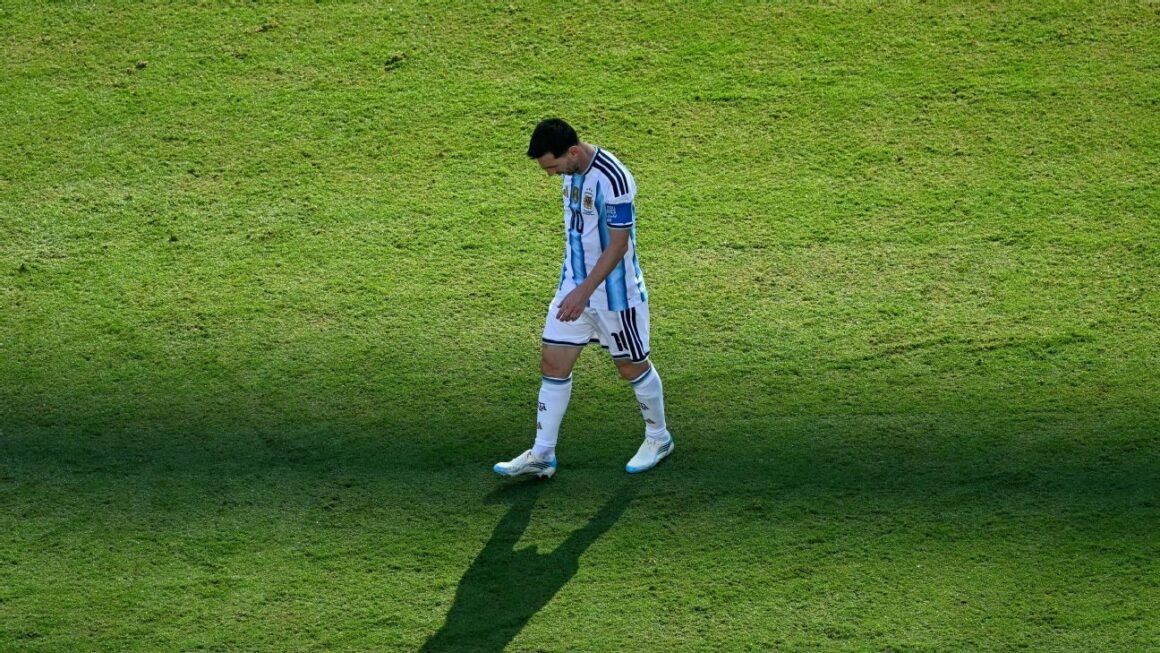 Messi and Scaloni… Messi and Scaloni…