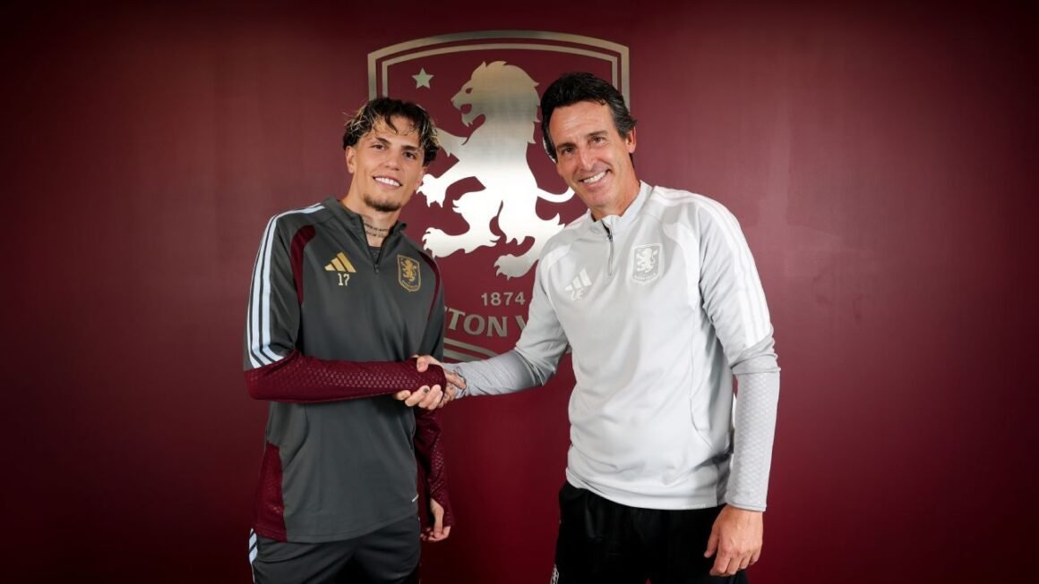Garnacho Signs with Aston…