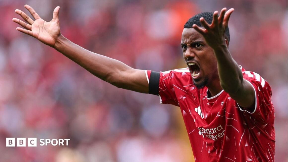 Liverpools Andoni Iraola… Liverpools Andoni Iraola…