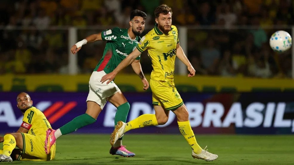 Palmeiras Fights to the… Palmeiras Fights to the…