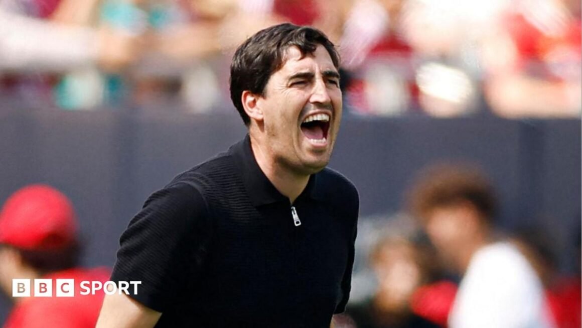 Liverpool: Andoni Iraola… Liverpool: Andoni Iraola…