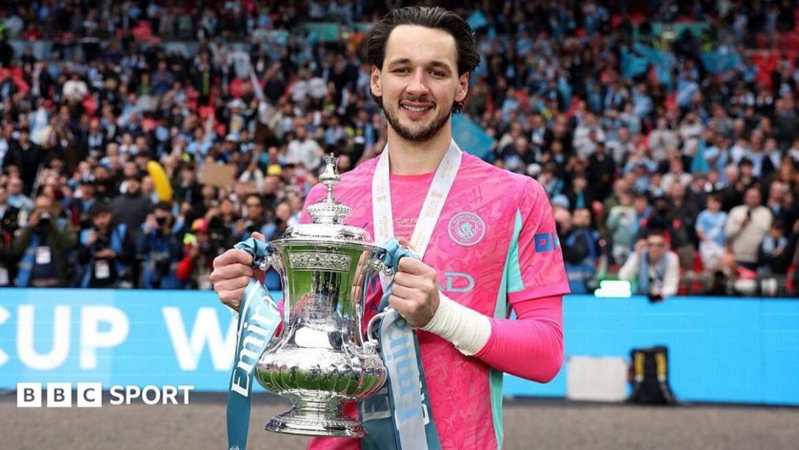 Leeds United land James… Leeds United land James…