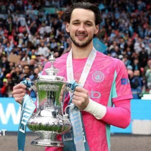 Leeds United land James… Leeds United land James…